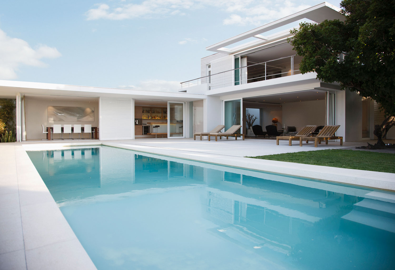 pool shot from los angeles luxury realtor